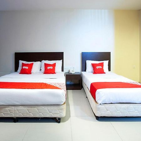 Oyo 89966 Green World Hotel @ Seri Putra Kajang Dış mekan fotoğraf