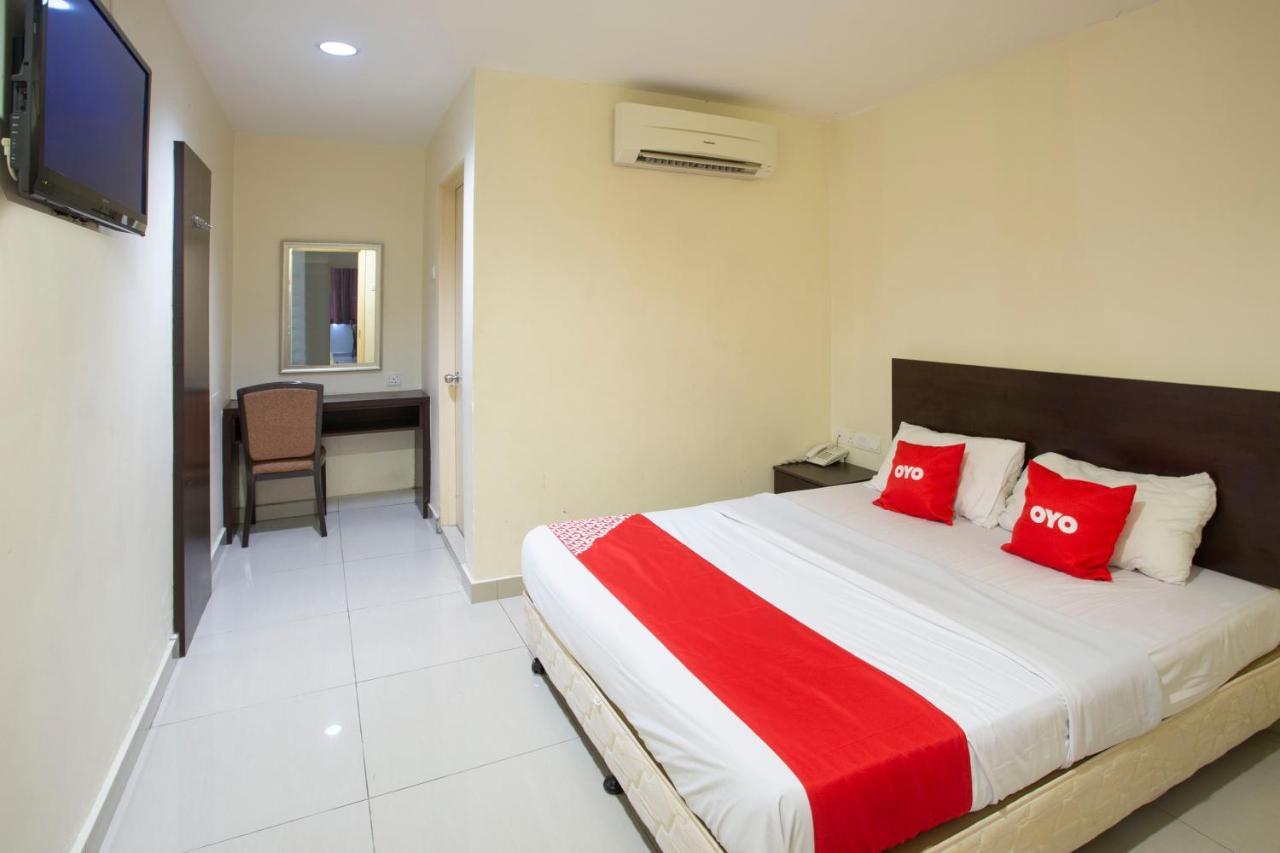 Oyo 89966 Green World Hotel @ Seri Putra Kajang Dış mekan fotoğraf