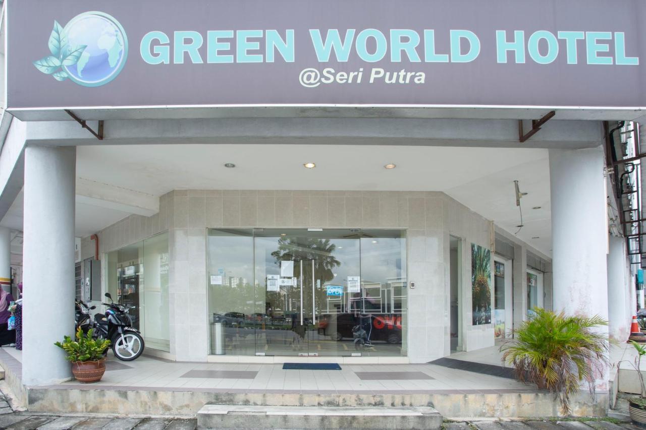 Oyo 89966 Green World Hotel @ Seri Putra Kajang Dış mekan fotoğraf