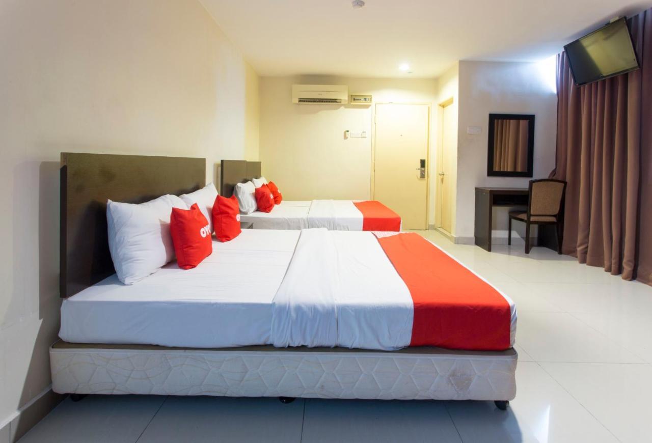 Oyo 89966 Green World Hotel @ Seri Putra Kajang Dış mekan fotoğraf