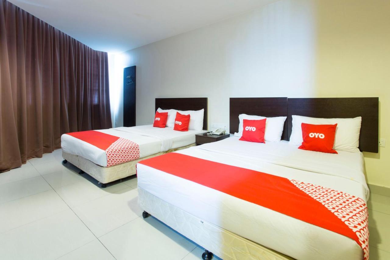 Oyo 89966 Green World Hotel @ Seri Putra Kajang Dış mekan fotoğraf