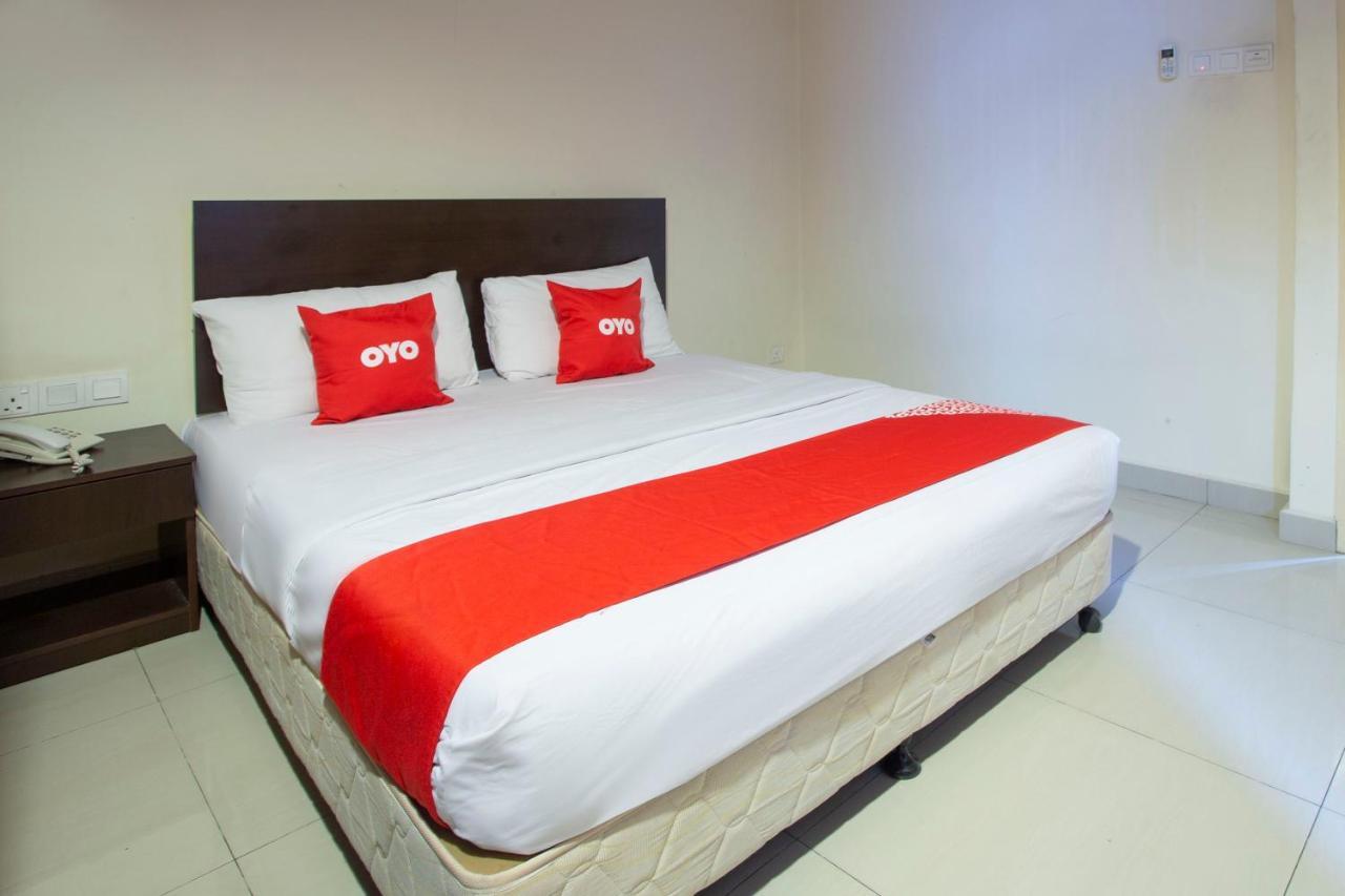 Oyo 89966 Green World Hotel @ Seri Putra Kajang Dış mekan fotoğraf