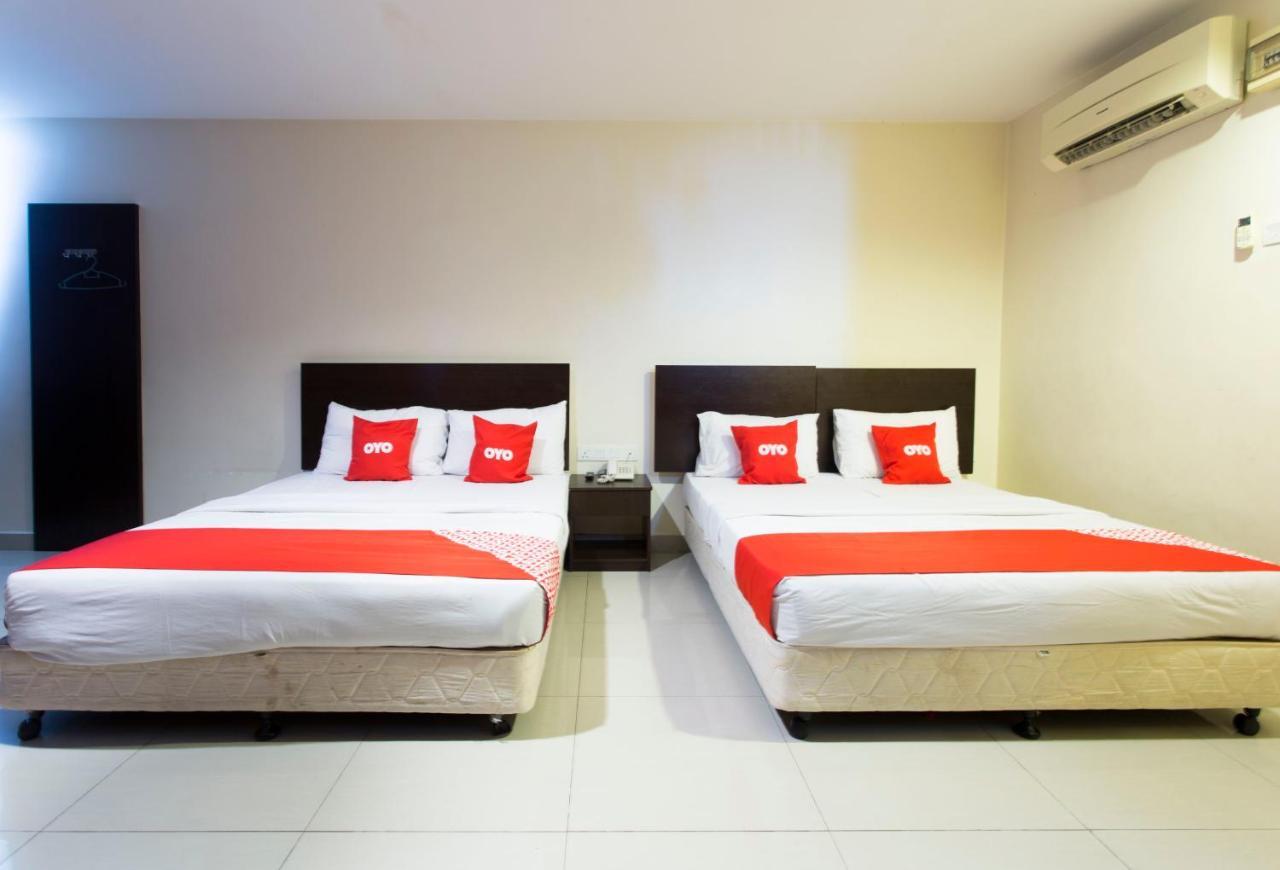 Oyo 89966 Green World Hotel @ Seri Putra Kajang Dış mekan fotoğraf