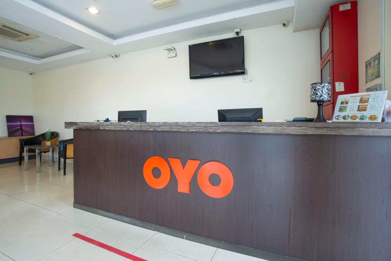 Oyo 89966 Green World Hotel @ Seri Putra Kajang Dış mekan fotoğraf