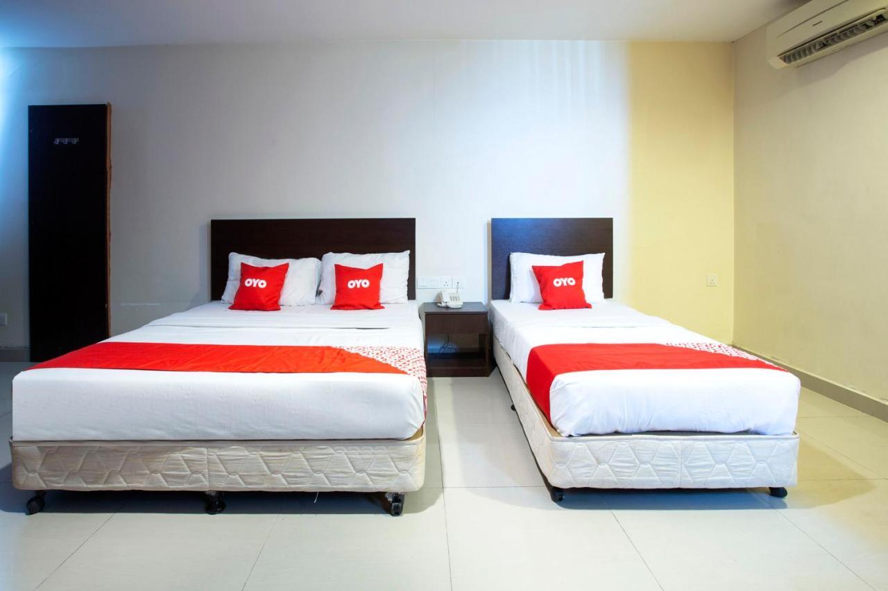 Oyo 89966 Green World Hotel @ Seri Putra Kajang Dış mekan fotoğraf