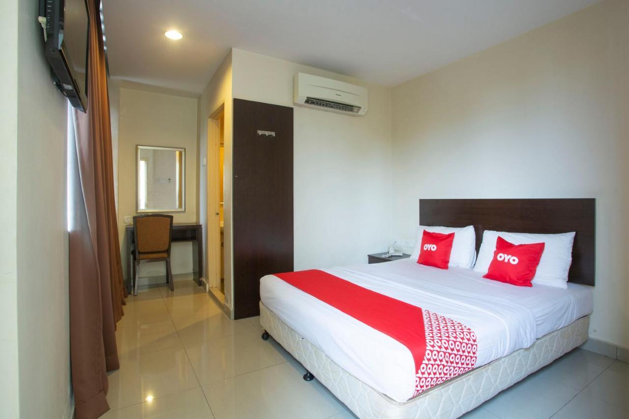 Oyo 89966 Green World Hotel @ Seri Putra Kajang Dış mekan fotoğraf